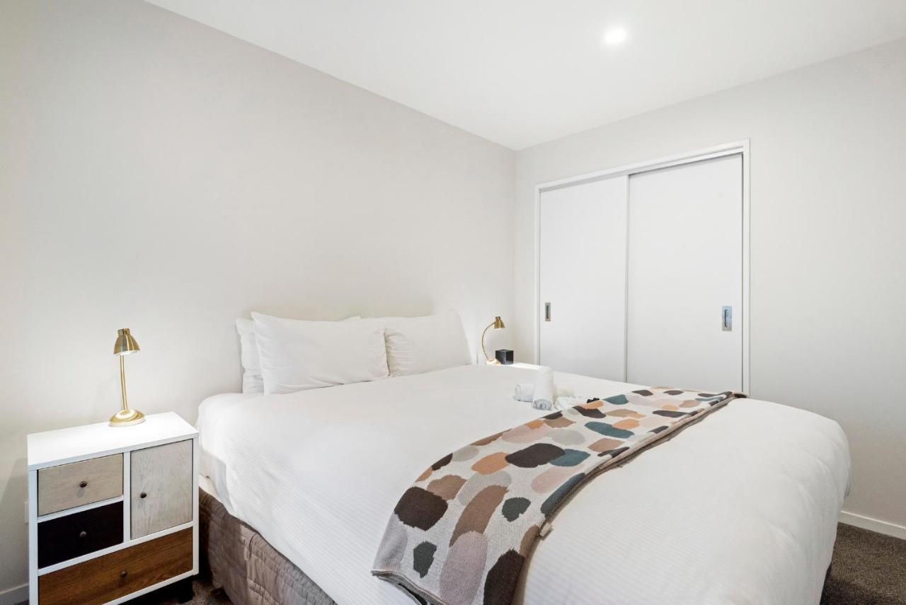 伯肯黑德fernz汽车旅馆和公寓 奥克兰 外观 照片 A bedroom